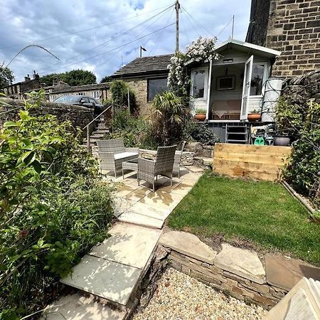 17Th Century Cottage With Hidden Garden Steeton Esterno foto