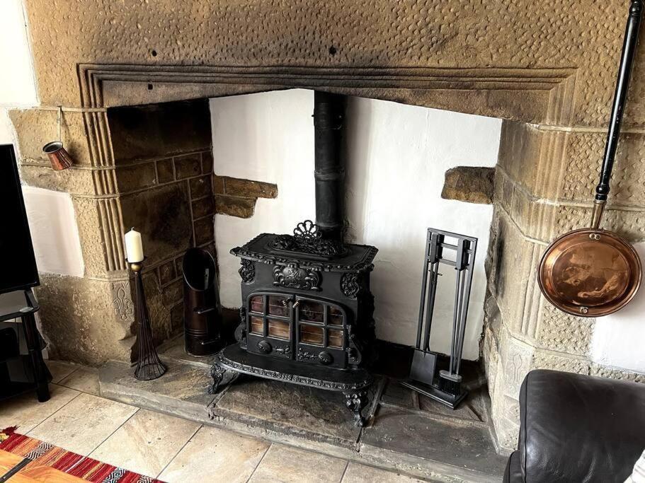 17Th Century Cottage With Hidden Garden Steeton Esterno foto