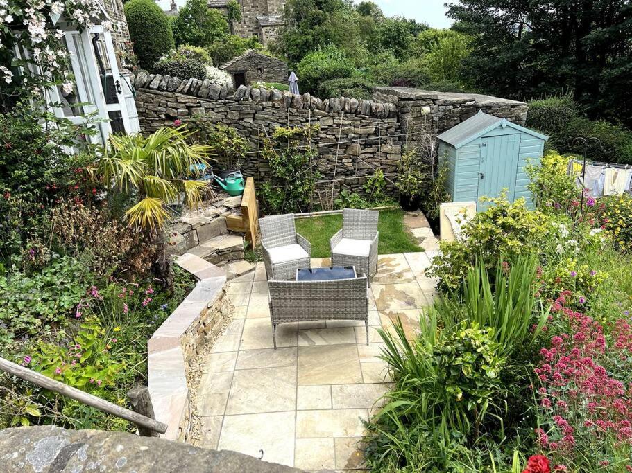 17Th Century Cottage With Hidden Garden Steeton Esterno foto